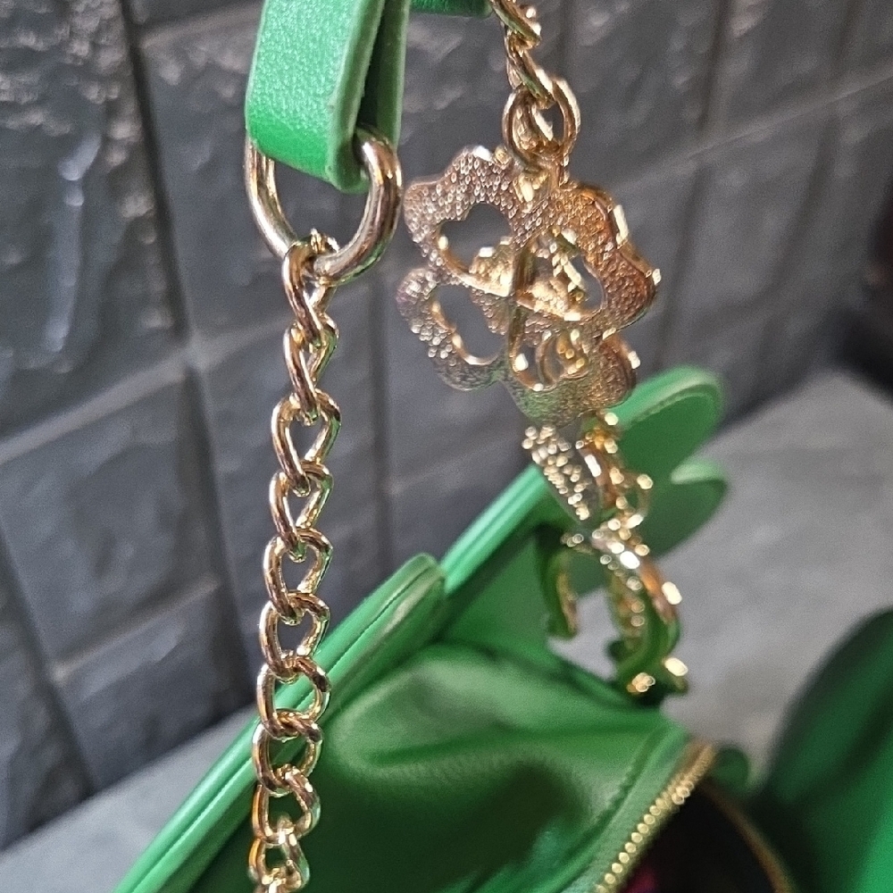 Betsey Johnson Green Clover Crossbody Bag - Picture 9 of 12